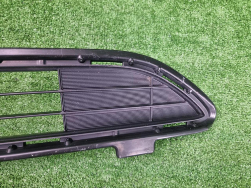 Решетка переднего бампера Toyota RAV 4 CA40 15-19