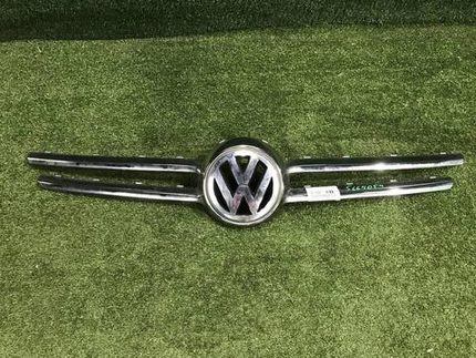 Накладка решетки радиатора VW Touareg 1 (06-10)