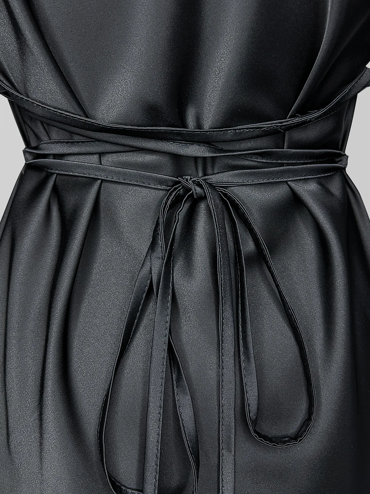 Платье Agdali Brand 1836 короткое атласное со шнуровкой на спине