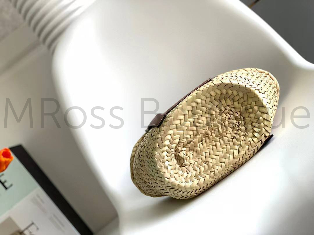 Женская сумка Loewe Basket плетёная бежевого цвета