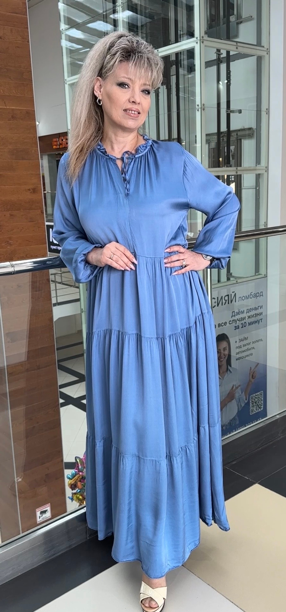 Длинное, ярусное платье в джинсовом цвете