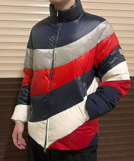 Пуховик Moncler