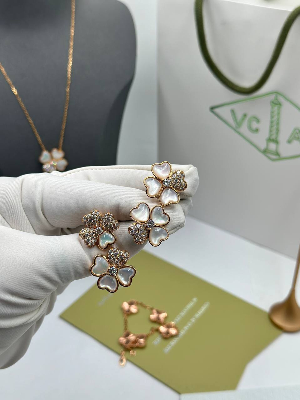 Серьги Van Cleef & Arpels