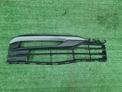 Накладка ПТФ правая BMW 5er G30 (2017-2020)