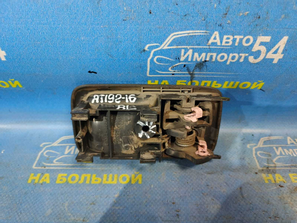 Ручка двери задней левой салонная TOYOTA CARINA 1993