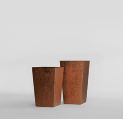 Кашпо, коллекция Surface, форма CONIC