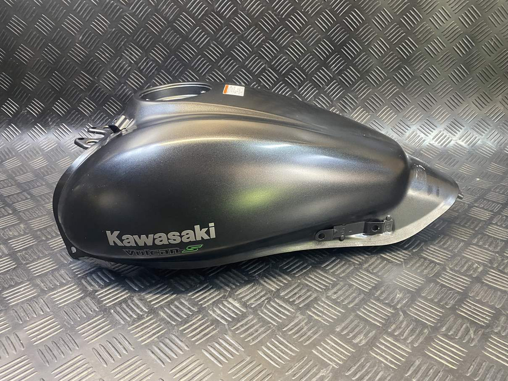 Бак топливный Kawasaki Vulcan 650S 053378