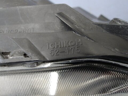 фара правая Toyota Ist NCP110 52-175