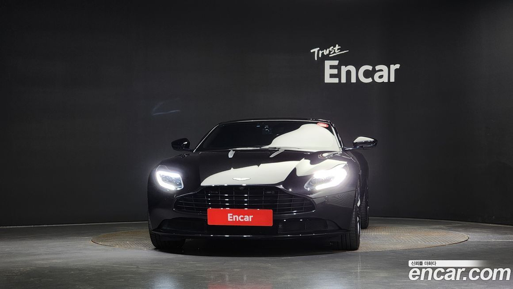 Aston Martin DB11 5.2 V12 Coupe AMR (08.2019)