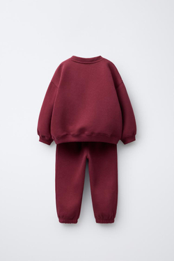 ZARA КОМПЛЕКТ ИЗ ТОЛСТОВКИ И ДЖОГГЕРОВ С ВЫШИВКОЙ, ГРАНАТОВЫЙ