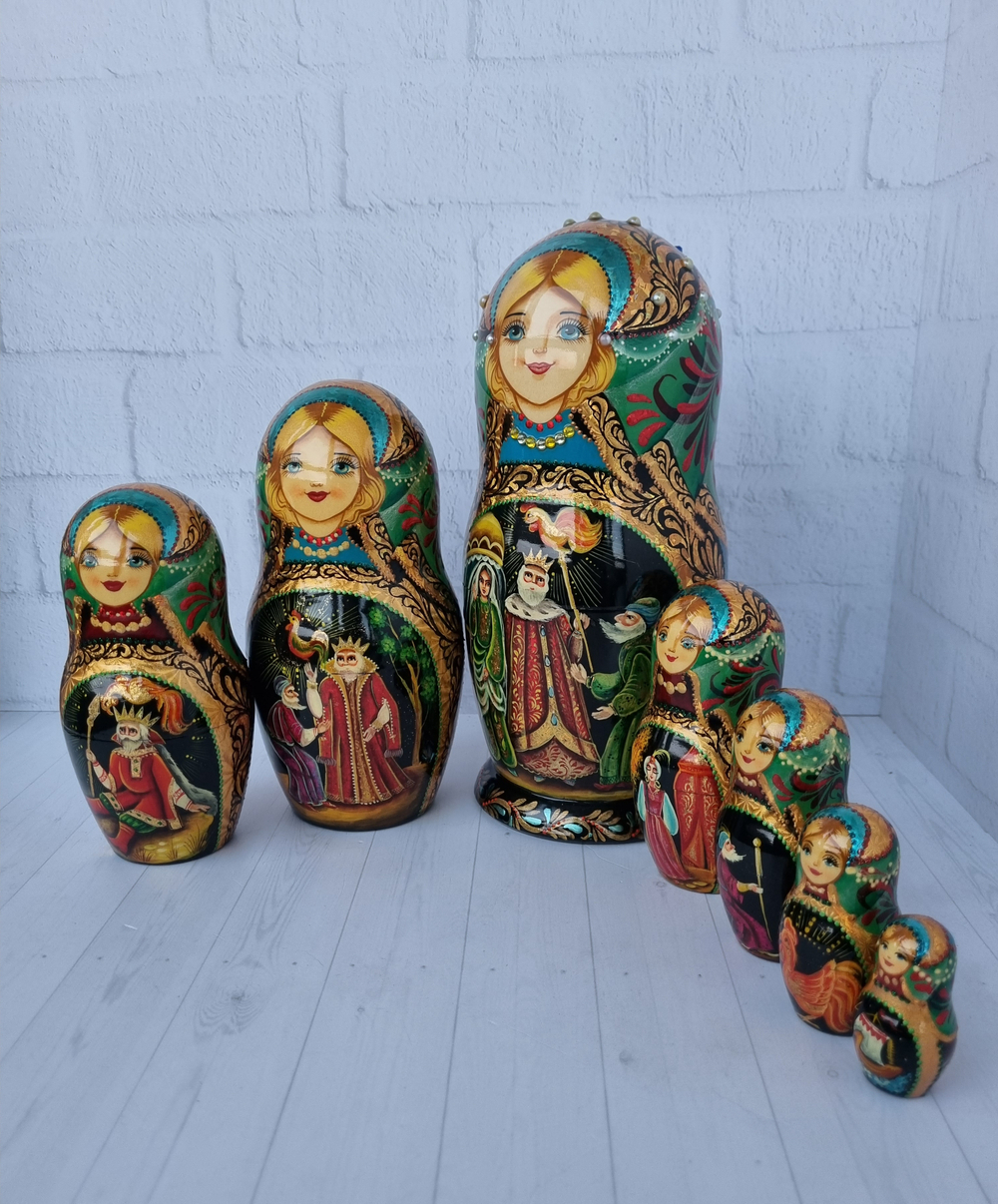 Матрешка "Сказка о золотом петушке" 7 мест