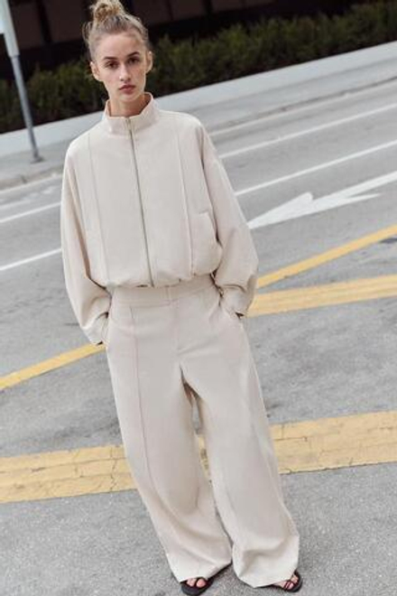 ZARA ПРЯМЫЕ БРЮКИ С ДЕКОРАТИВНОЙ СТРОЧКОЙ, ЭКРЮ