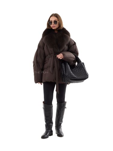 Шоколадный пуховик летучая мышь с мехом песца