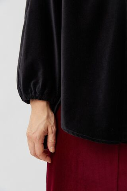 Рубашка покроя реглан из черного бархата