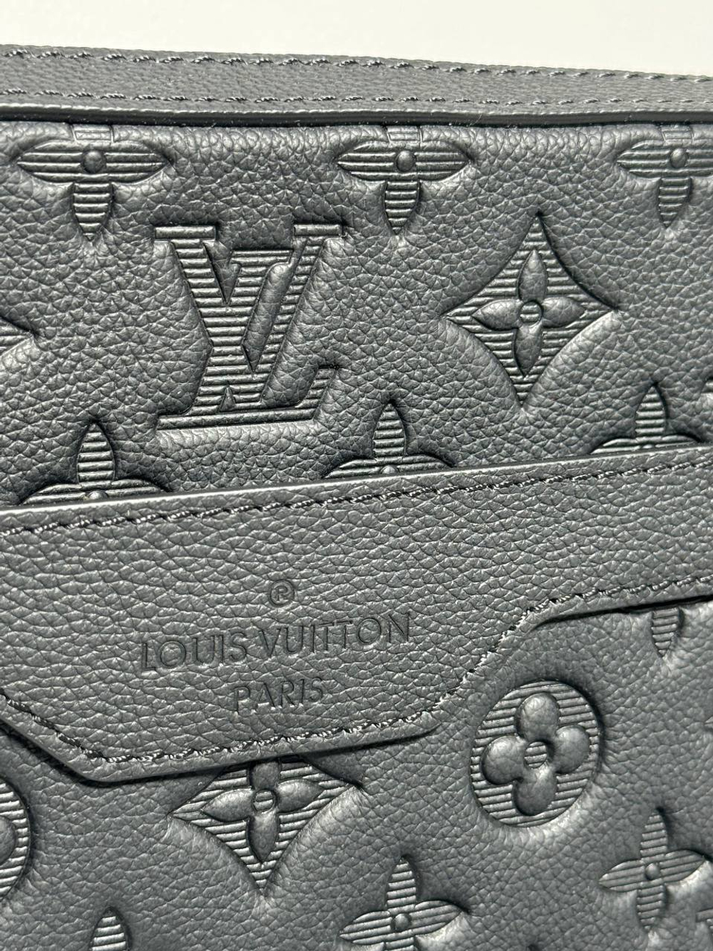 Сумка-мессенджер Louis Vuitton