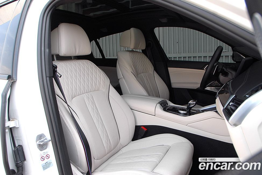 BMW X6 (G06) M50i (06.2023)