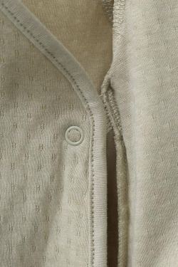 ZARA КОМПЛЕКТ ИЗ ФУТБОЛКИ И ЛЕГИНСОВ С РЕЛЬЕФНЫМ УЗОРОМ, ЗЕЛЕНОВАТЫЙ