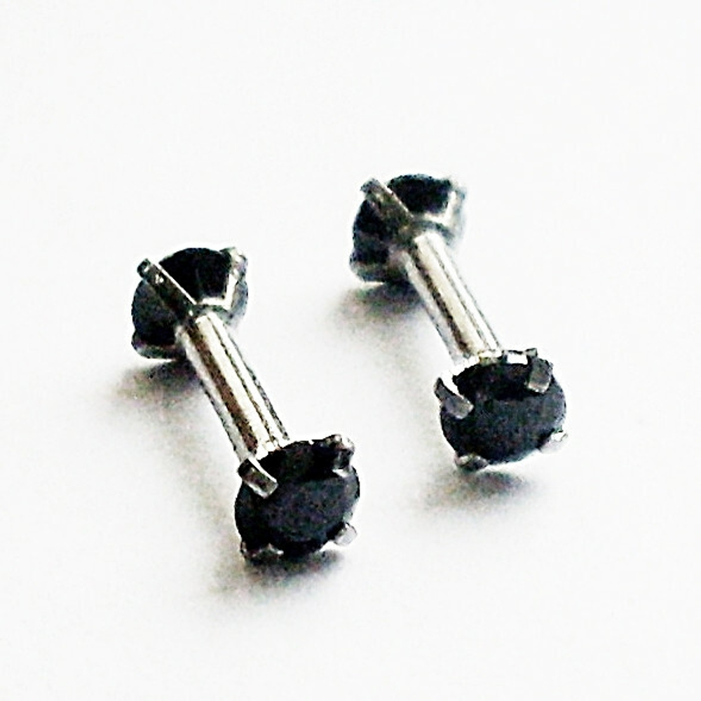Штанга с двумя черными кристаллами для пирсинга хряща уха. Медицинская сталь. Горный хрусталь.