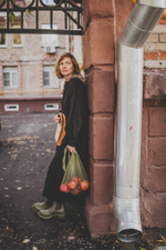 Платье с жабо и длинным рукавом, черная крапива