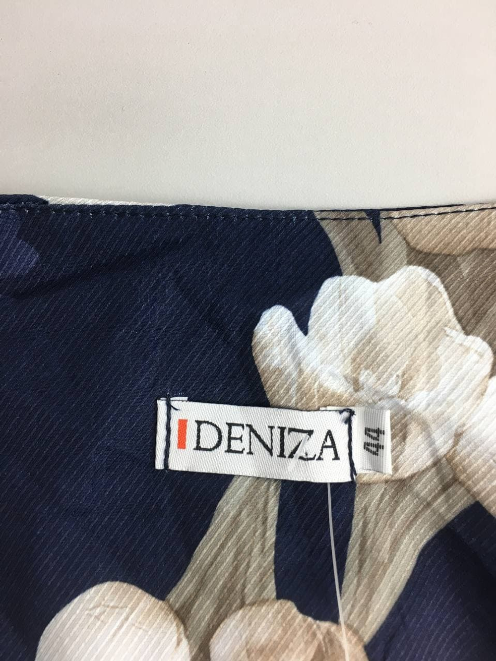 Платье DENIZA с цветами 44 размер, новое