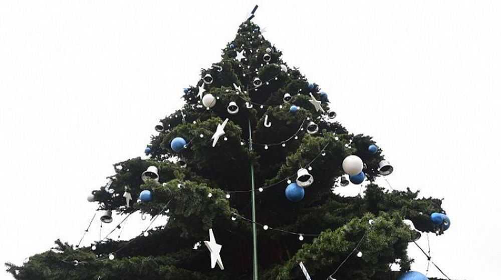 Светодинамическая елка ствольная - встроенная гирлянда: Теплый свет - "Таежная" от 11 до 21 м