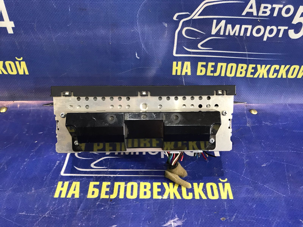 Монитор MITSUBISHI PAJERO 2004