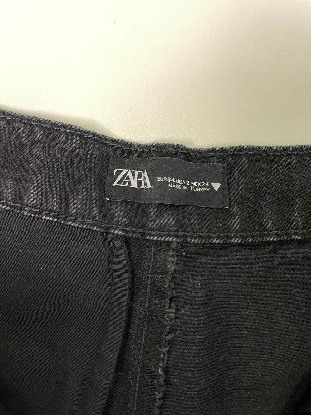 Джинсы Zara