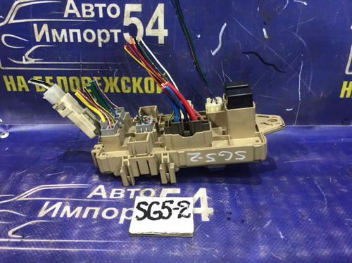 Блок предохранителей салонный SUBARU FORESTER 2003