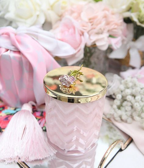 Большая розовая свеча "ёлочка" с золотым цветком и платком, Cote Noire