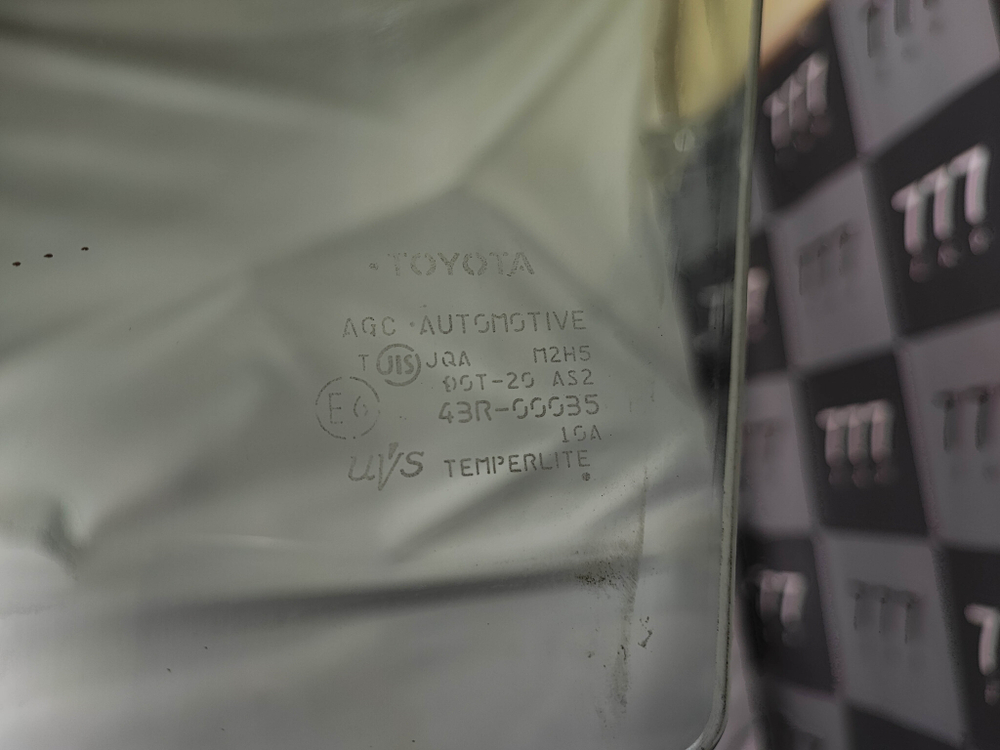 Стекло двери передней правой Toyota Camry (XV40) 06-11 Б/У Оригинал 6810133130