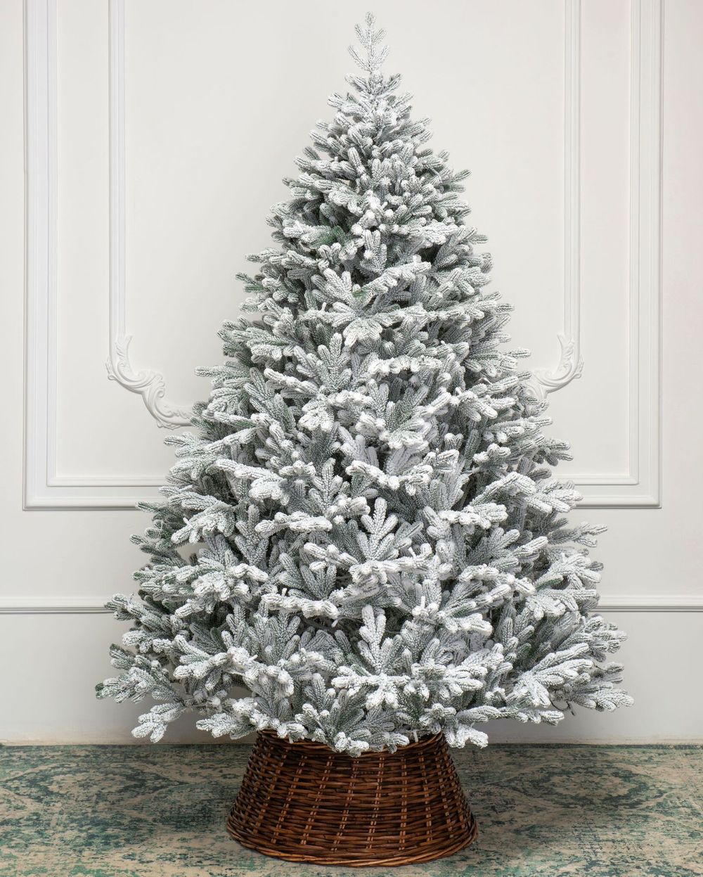 Заснеженная елка с гирляндой «Швейцарская» (Литая хвоя) 3 м