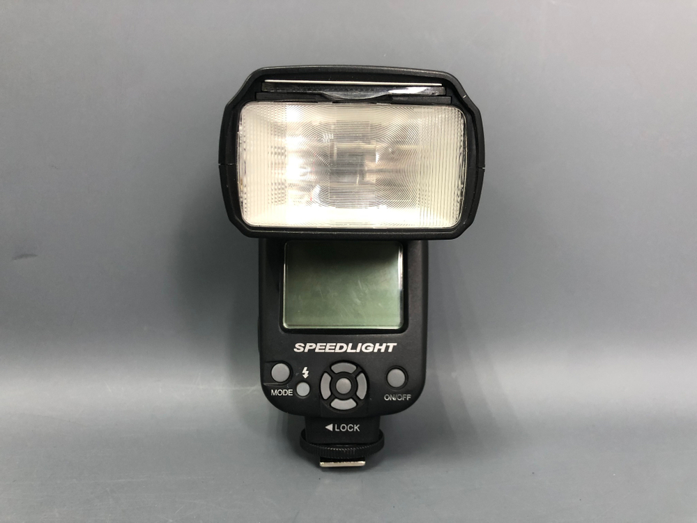 Neewer Speedlight NW 561