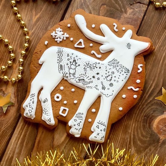 Пряники новогодние с оленем и логотипом