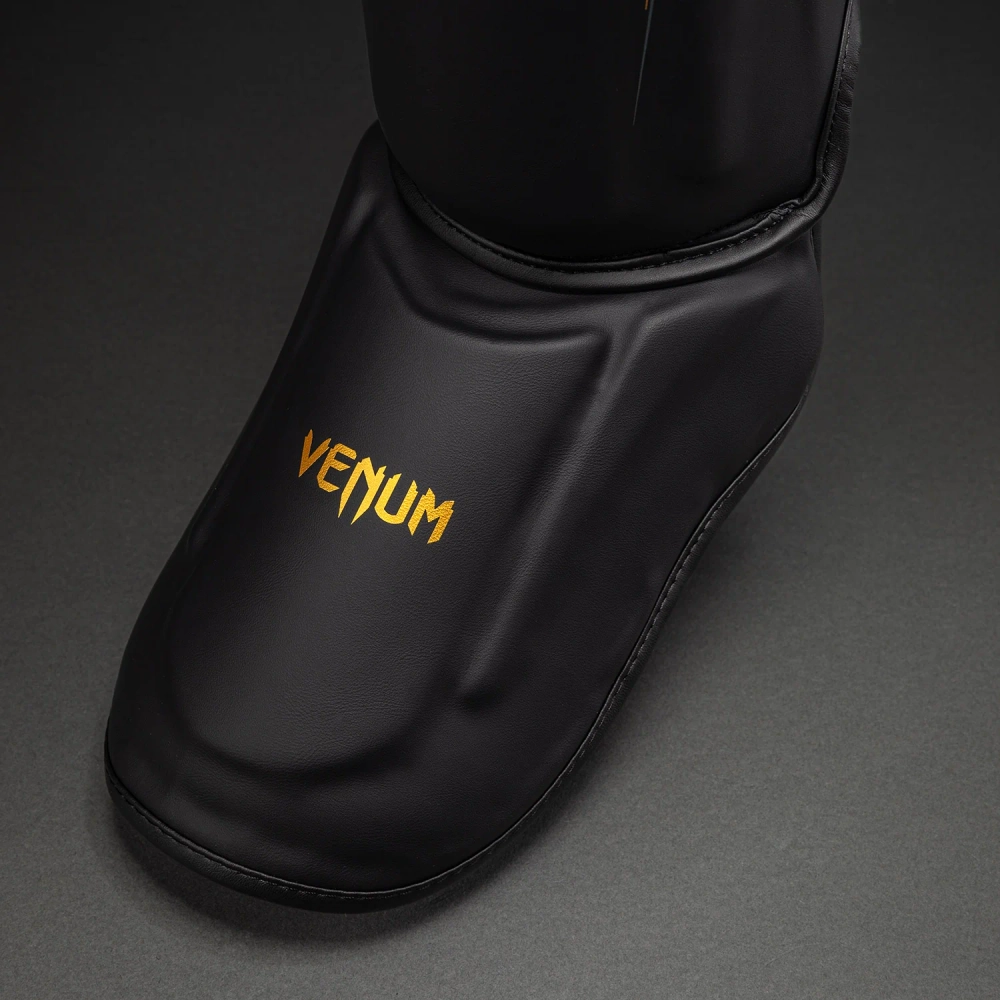 Шингарды Venum Streamline - Black/Gold