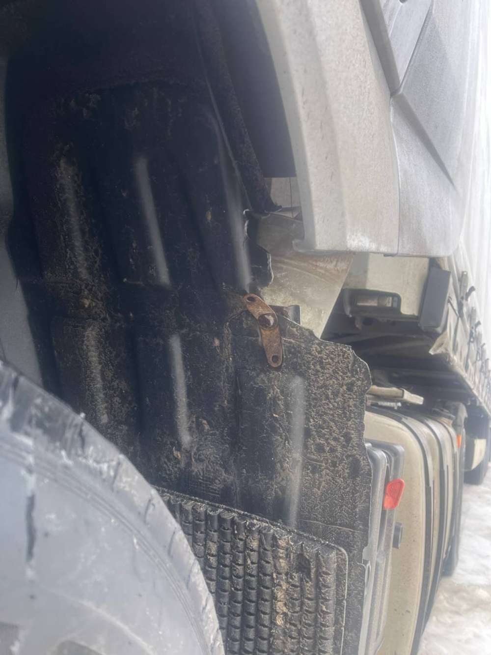 FAW J7 4x2 Седельный тягач CA4180P77K25E5 (Дизельный, 12,5 л, 553 л.с., АТ)