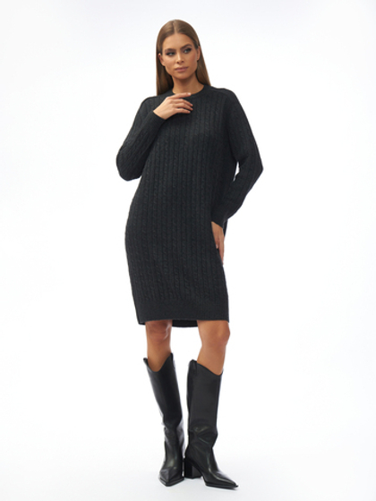 Женское трикотажное платье черное с узором косичка