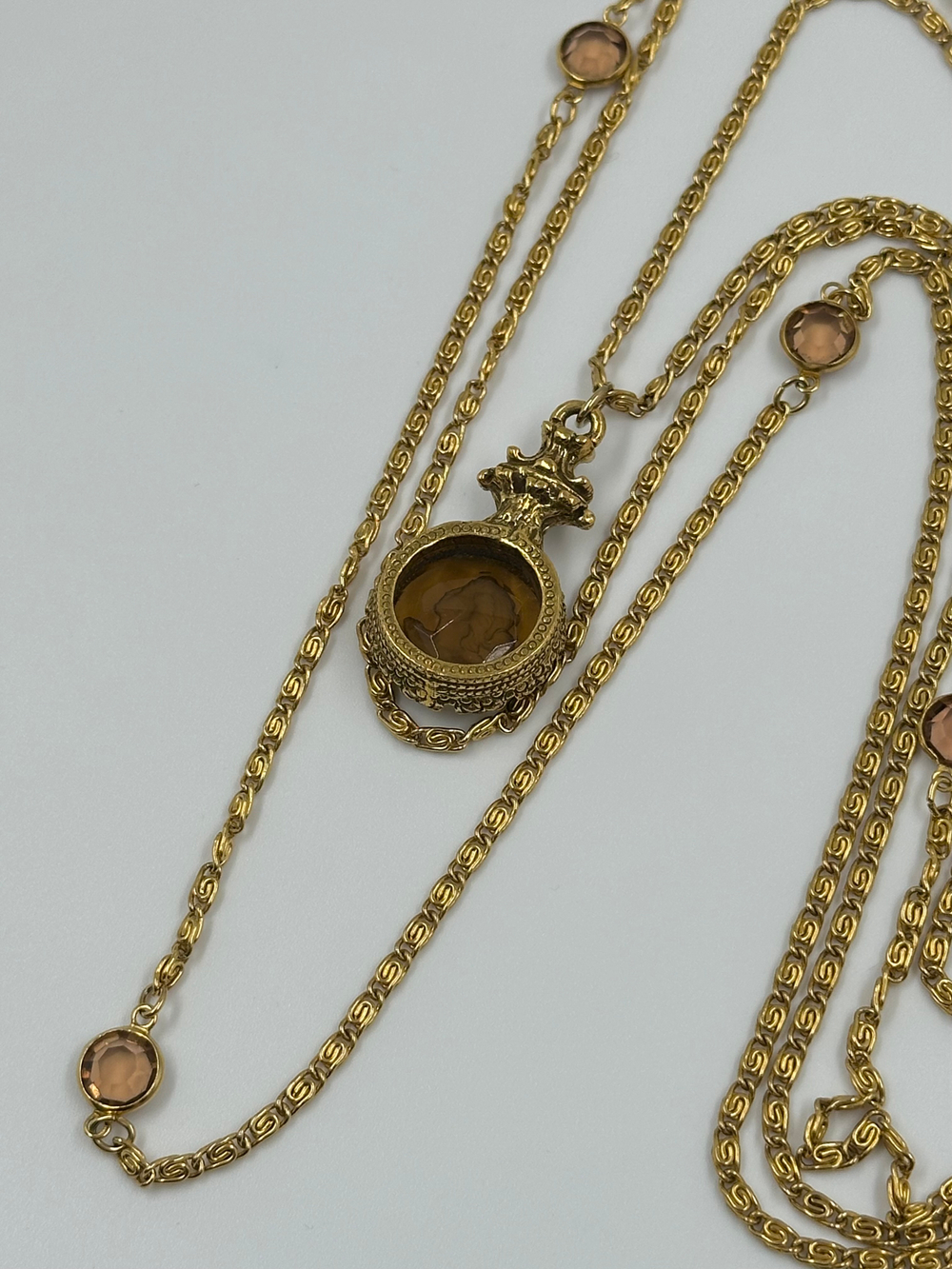 Многоярусная цепь с подвеской Goldette