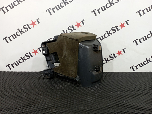 Накладка панели приборов левая 2020г.