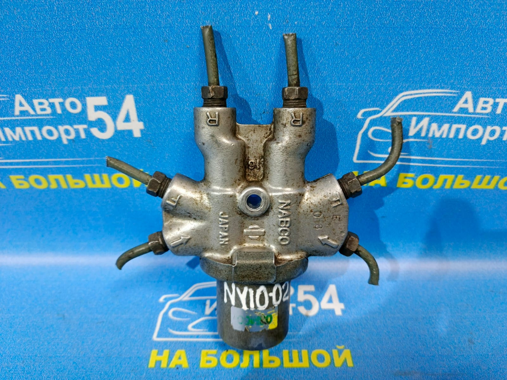Распределитель тормозной NISSAN WINGROAD 1996