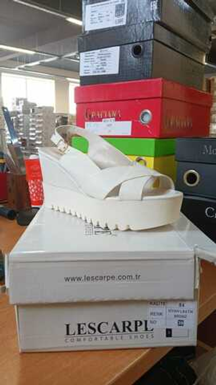 Босоножки женские LESCARPE-DONNASTYLE 84 \1163