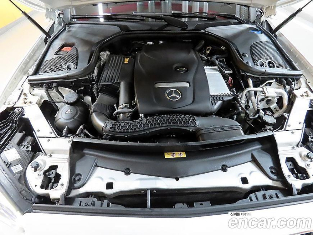 Mercedes-Benz E-Class W213 E250 Avangarde (08.2021)