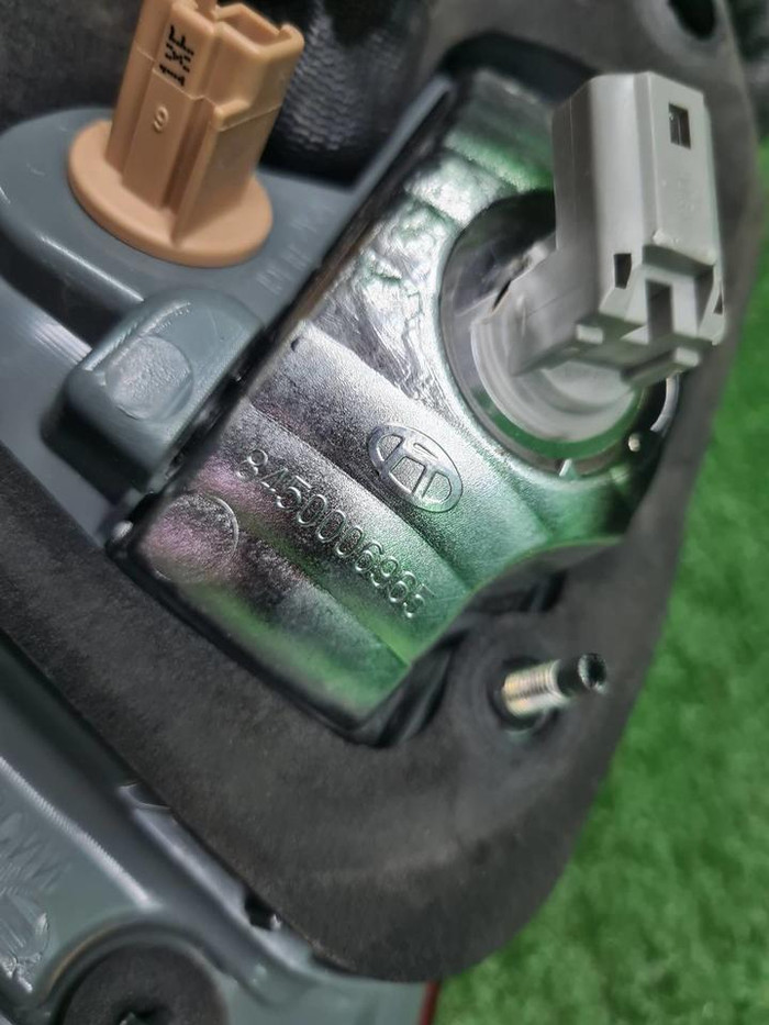 Фонарь левый внутренний Lada Vesta (2015-2022)