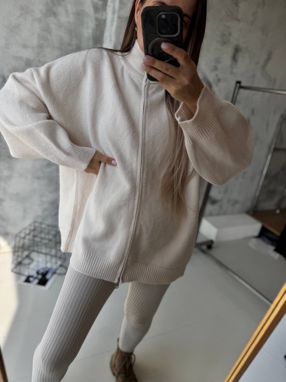 Свитер жен. 670 мол.