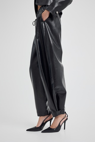 Брюки из экокожи