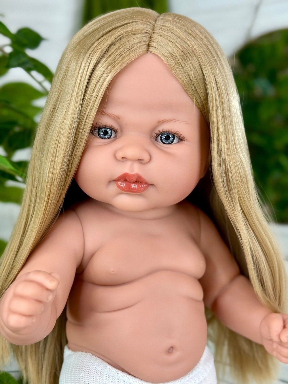 Кукла Manolo Dolls виниловая Carabonita без одежды 47см (7313A1)