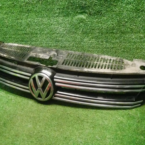 Решетка радиатора VW Tiguan 1 (2011-2018)