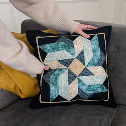 ПОДУШКА ЦВЕТОЧНЫЙ БЛЮЗ (СМ)