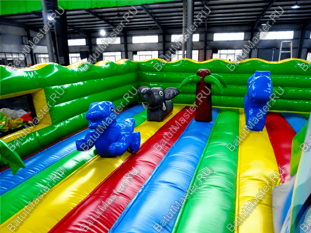 Большой надувной батут "Средневековье" 12*12*5 м