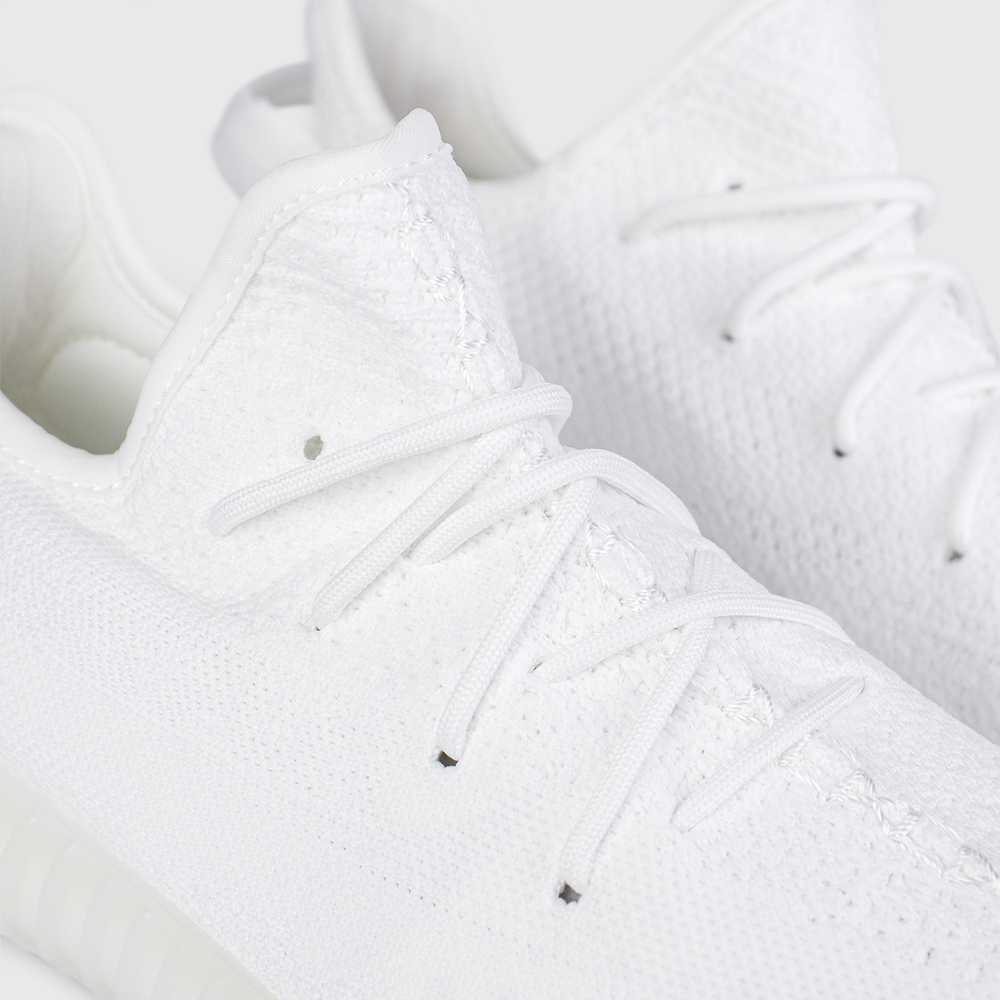 Кроссовки Adidas Yeezy 350 boost v2 Triple White Wmns