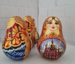 Неваляшка с видом города 15см